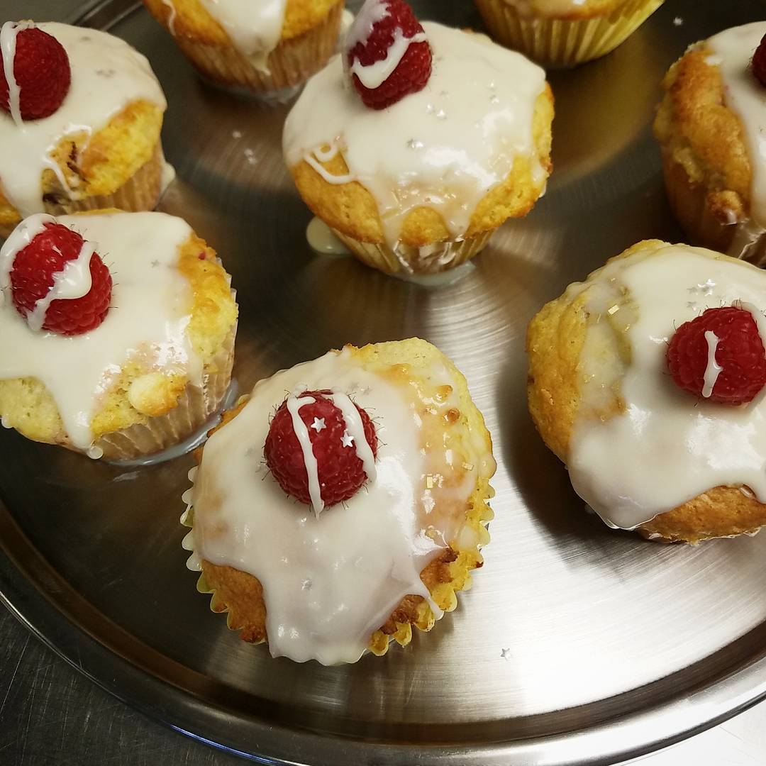 Va Bene Instagram Photo: @vabenecaffe I'm obsessed with these sweet silver starlets Fresh raspberry cupcakes, white chocolate inside and out. #ilovestars #shinythings #freshraspberries